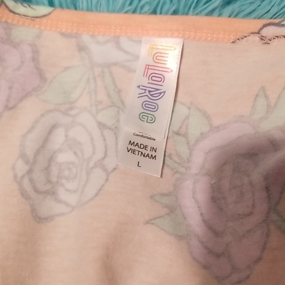 Lularoe classic t size large - Picture 5 of 5